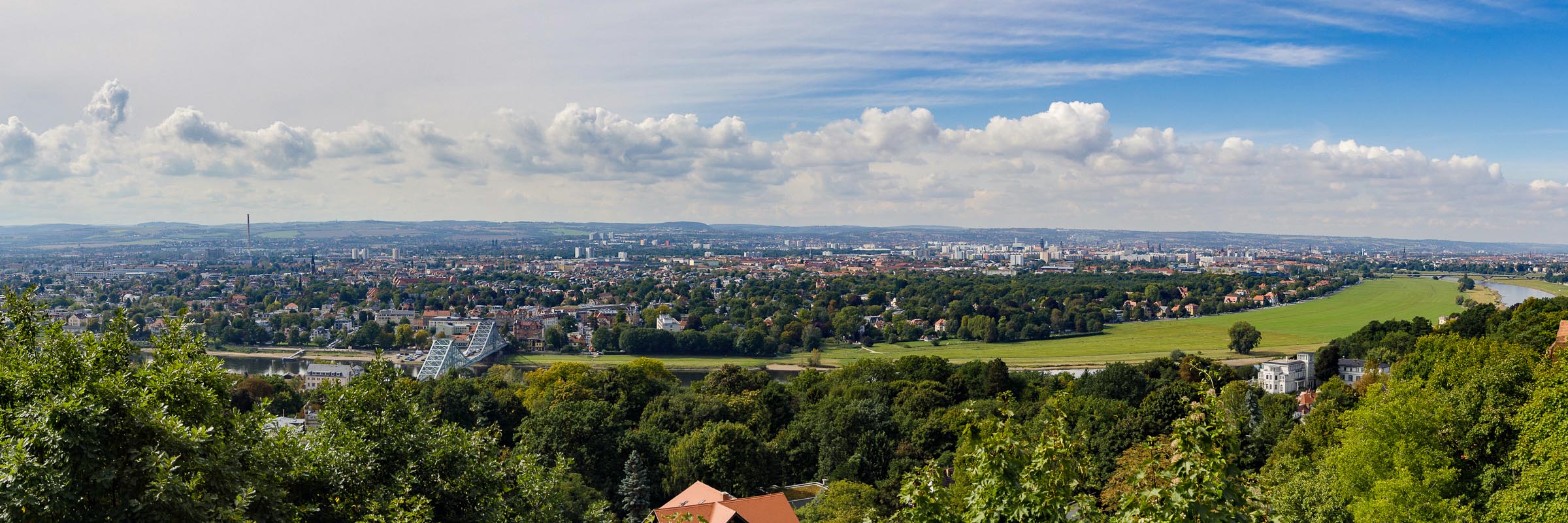 Blick vom Luisenhof auf das »Blaue Wunder« bis zum Kollwitz-Ufer