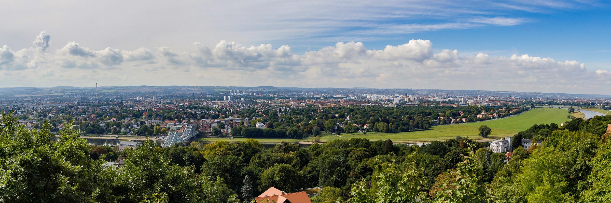 Blick vom Luisenhof auf das »Blaue Wunder« bis zum Kollwitz-Ufer