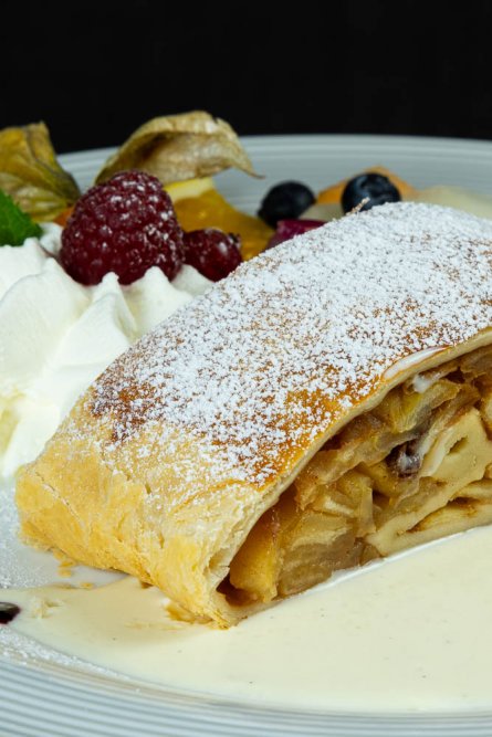 Hausgebackener Apfelstrudel